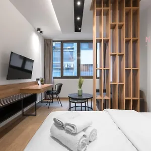 Vellow Door, Nilie Hospitality Mgmt Yunanistan